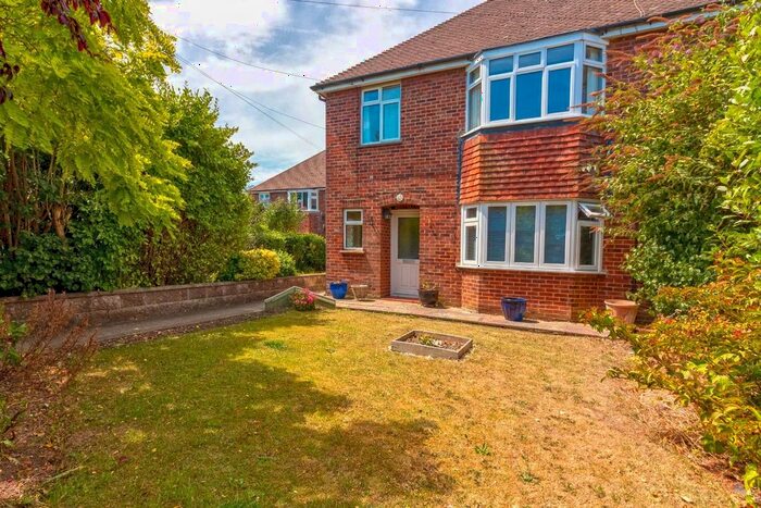 1 Bedroom Flat To Rent In Loxwood Avenue, Broadwater, Worthing, BN14