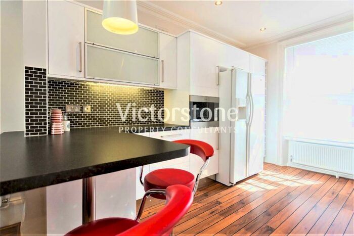 3 Bedroom Apartment To Rent In Camden Road, Camden, London, NW1