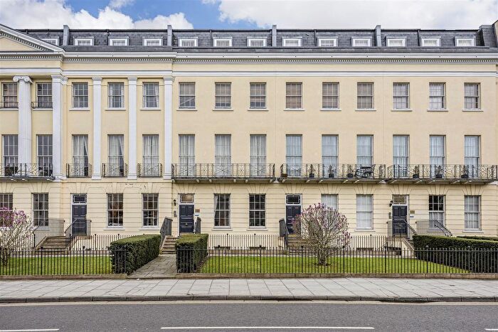 3 Bedroom Flat For Sale In Evesham Road, Cheltenham, GL52