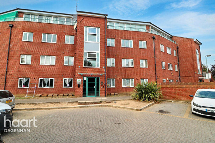 2 Bedroom Flat For Sale In St Mark's Place, Dagenham, RM10