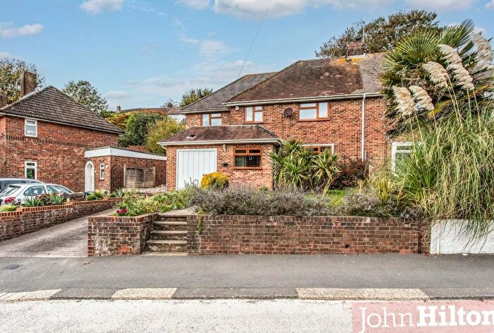 4 Bedroom Semi-detached House For Sale In Bodiam Avenue, Brighton, BN2