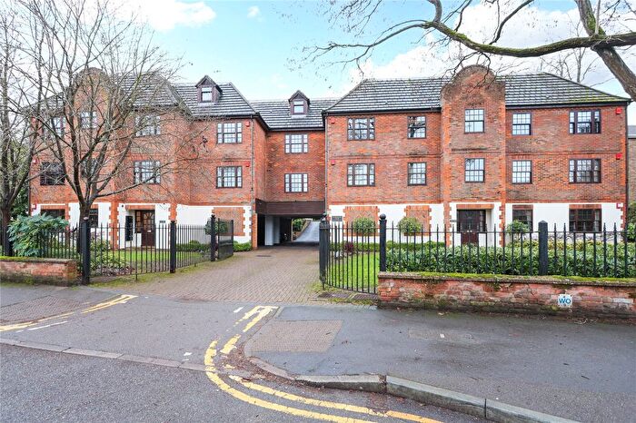 1 Bedroom Flat To Rent In Princes Road, Weybridge, Surrey, KT13