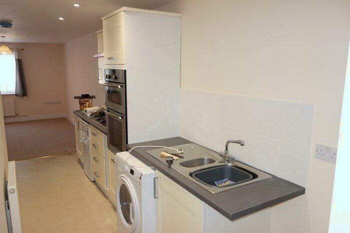 1 Bedroom Apartment To Rent In High Street, Aldershot, GU11