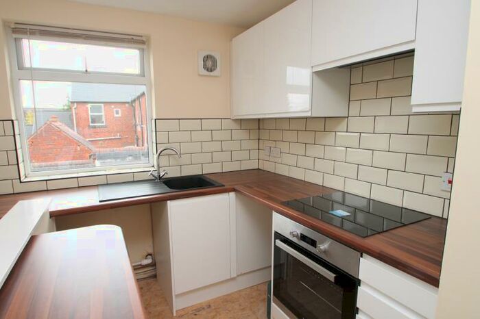 1 Bedroom Flat To Rent In Stourbridge Road, Halesowen, West Midlands, B63