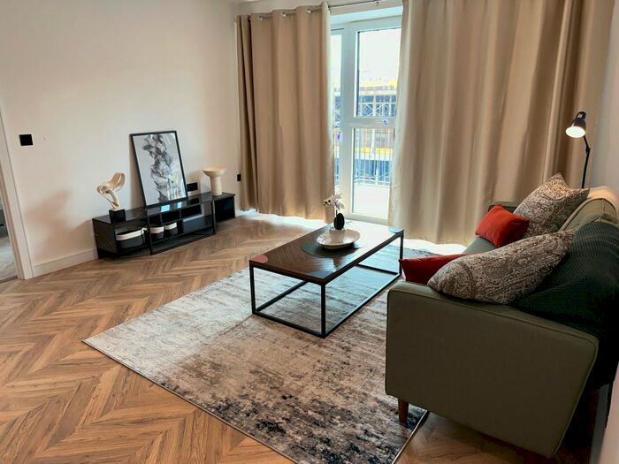 1 Bedroom Flat To Rent In Brook Street, Kingston Upon Thames, KT1