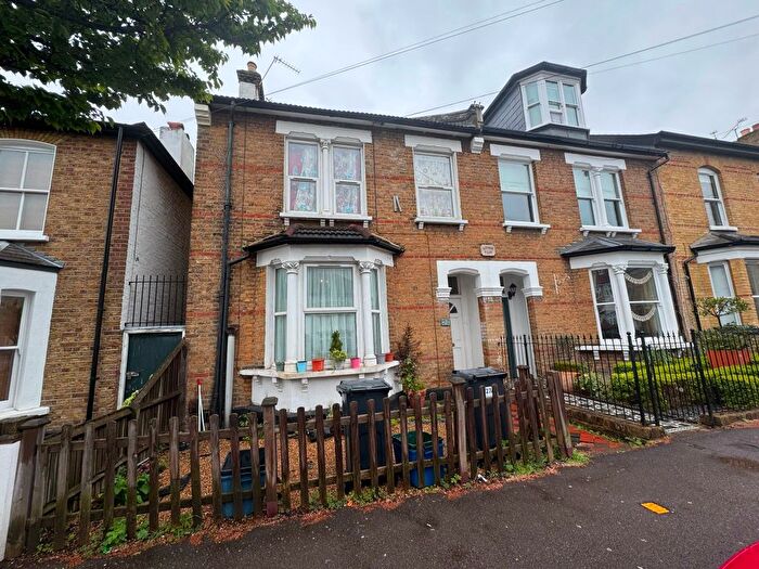 1 Bedroom Flat To Rent In Mulberry Way, E18
