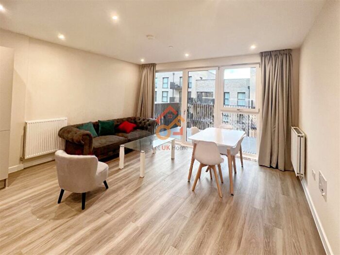 3 Bedroom Flat To Rent In Alder Point, Green Ferry Way, London, E17