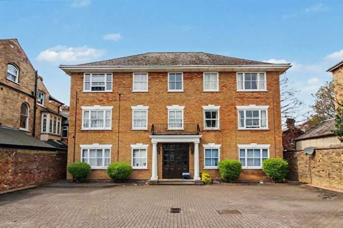 2 Bedroom Apartment For Sale In Langford Court, Linden Road, Bedford, MK40