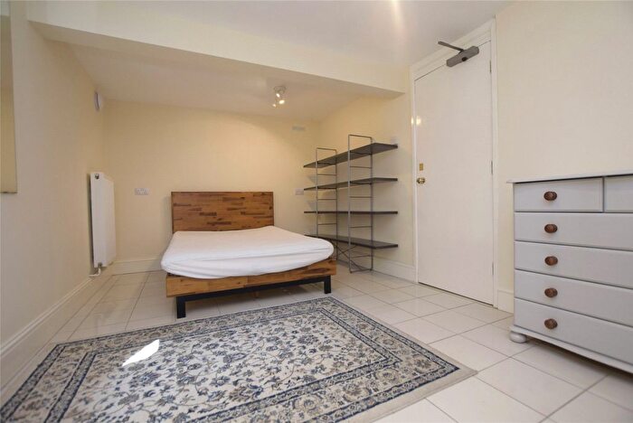 6 Bedroom Terraced House To Rent In Albert Place, Cheltenham, Gloucestershire, GL52