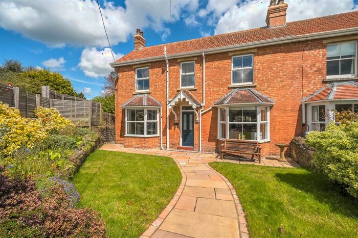 3 Bedroom End Of Terrace House To Rent In Pans Lane, Devizes, SN10