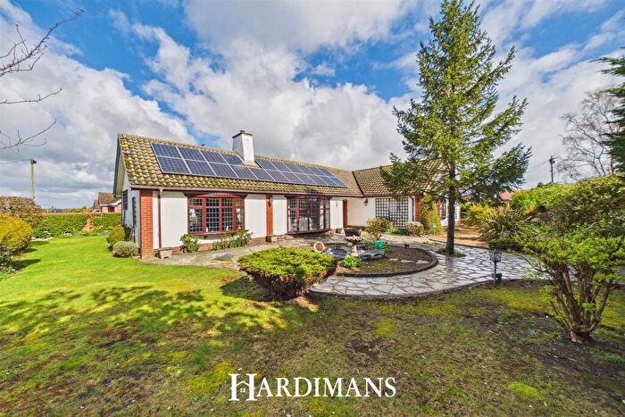3 Bedroom Detached Bungalow For Sale In Colville Road, Lowestoft, NR33