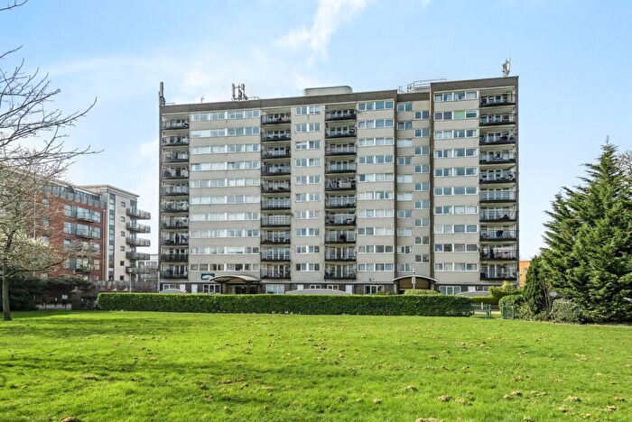 2 Bedroom Flat To Rent In Master Gunner Place London, SE18