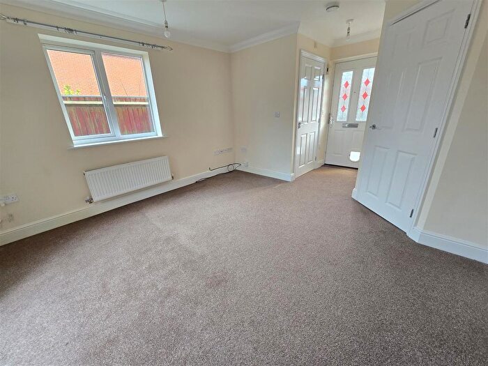 1 Bedroom End Of Terrace House To Rent In Queen Eleanor Road, Gillingham, SP8