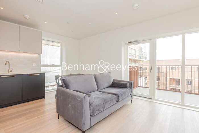 2 Bedroom Flat To Rent In Mary Neuner Road, Alexandra, N8