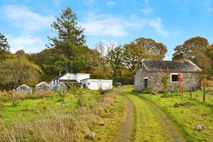 4 Bedroom Detached House For Sale In Maesquarre Road, Betws, Ammanford, Carmarthenshire, SA18