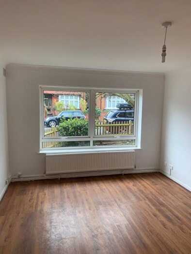2 Bedroom Flat To Rent In Bond Road, Tolworth, KT6