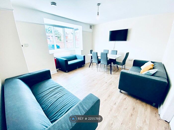 6 Bedroom Semi-Detached House To Rent In Eagle Street, Leamington Spa, CV31