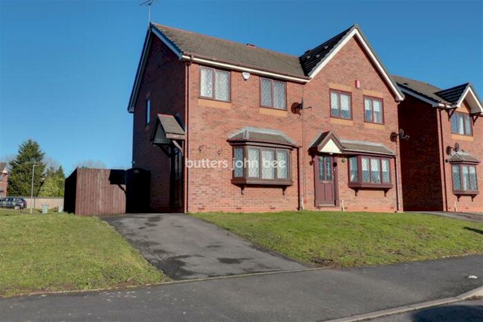 3 Bedroom Semi-Detached House To Rent In Greendale Gardens, Crewe, CW1