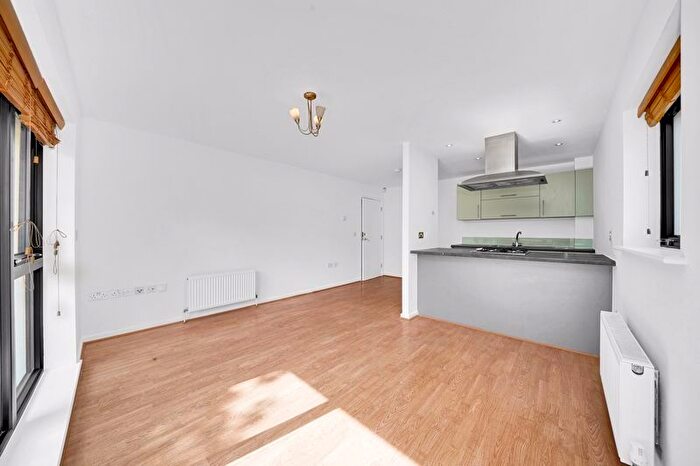 2 Bedroom Flat For Sale In Rosebay House, Hawgood Street, Bow, E3