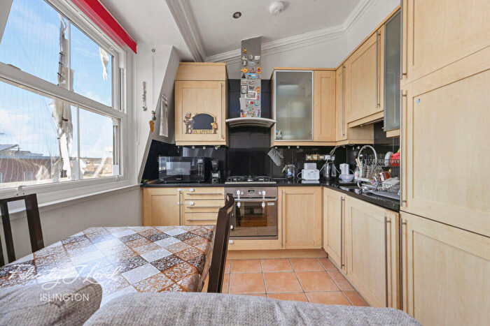 1 Bedroom Apartment For Sale In Tollington Way, London, N7