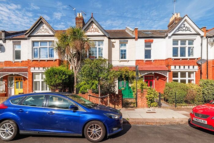 3 Bedroom Terraced House For Sale In Howgate Road, London, SW14
