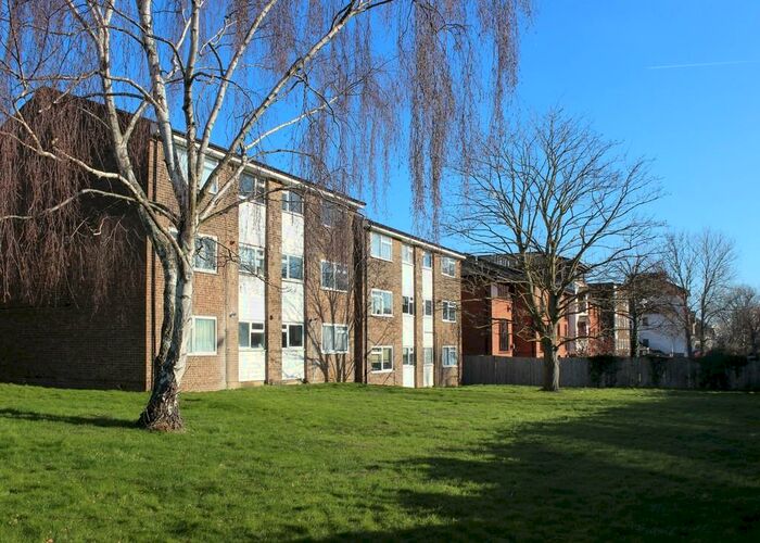 1 Bedroom Flat To Rent In Selhurst Road, South Norwood, SE25