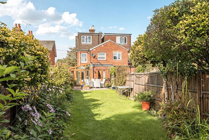 3 Bedroom Semi-detached House For Sale In Elmbridge Road, Cranleigh, Surrey, GU6