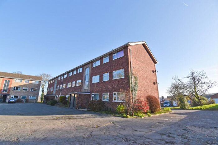 2 Bedroom Apartment To Rent In Court Drive, Cromer, NR27