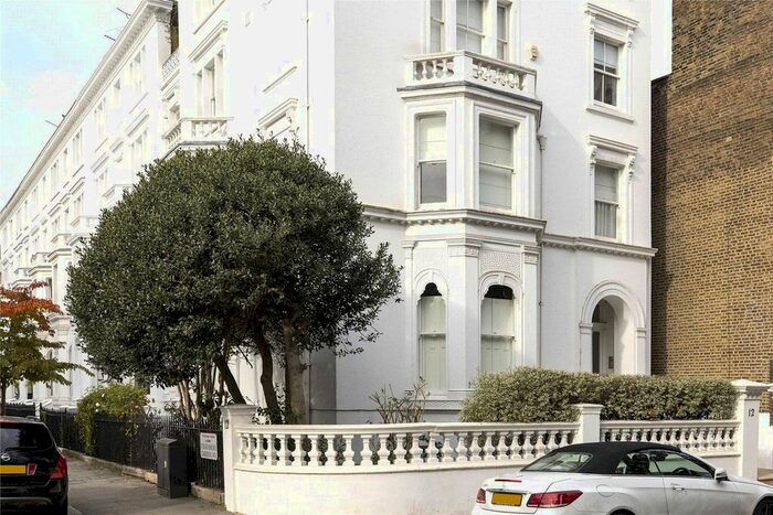 3 Bedroom Flat To Rent In Strathmore Gardens, Kensington, W8