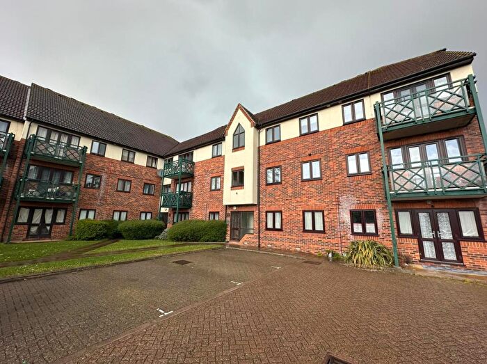 2 Bedroom Flat To Rent In Upton Court Road, Slough, SL3