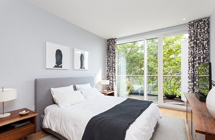 1 Bedroom Flat To Rent In Cubitt Building, Gatliff Road, Grosvenor Waterside, SW1W