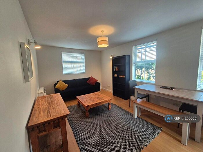 2 Bedroom Flat To Rent In Marlborough Lodge, London, E1