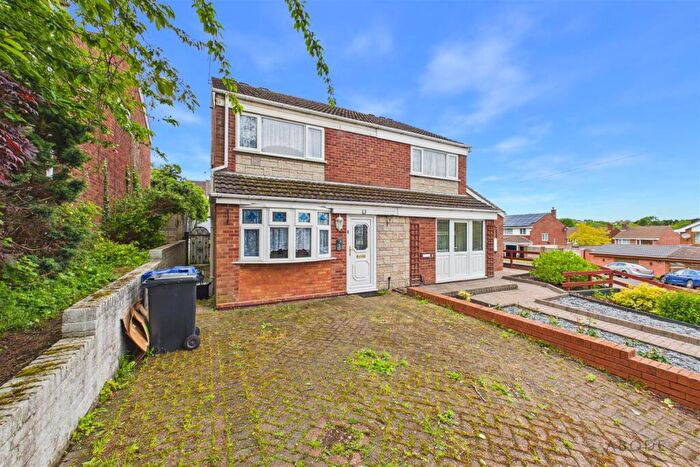 3 Bedroom Semi Detached House For Sale In Mansell Close, Halesowen, B63