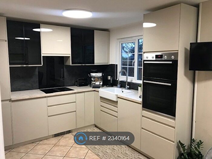 3 Bedroom Terraced House To Rent In Gideons Way, Stanford-Le-Hope, SS17