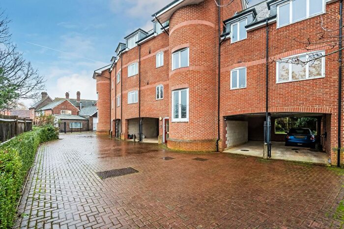 2 Bedroom Flat For Sale In Stonebridge Place, High Street, Edenbridge, TN8