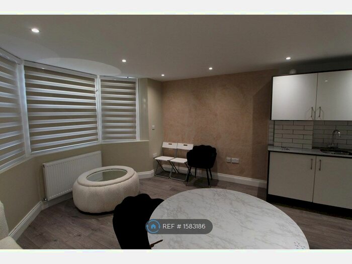 2 Bedroom Flat To Rent In Talbot Road, London, N6