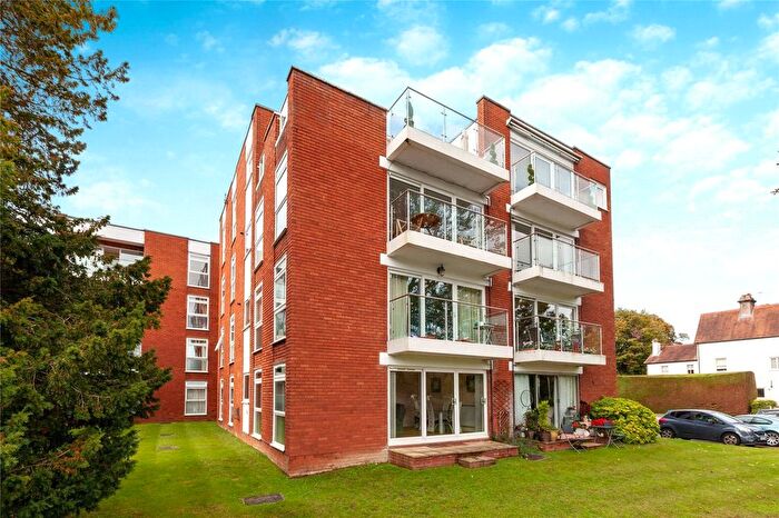 2 Bedroom Flat For Sale In Grosvenor Drive, Maidenhead, Berkshire, SL6