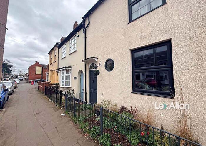2 Bedroom End Of Terrace House For Sale In Enville Road, Kingswinford, DY6