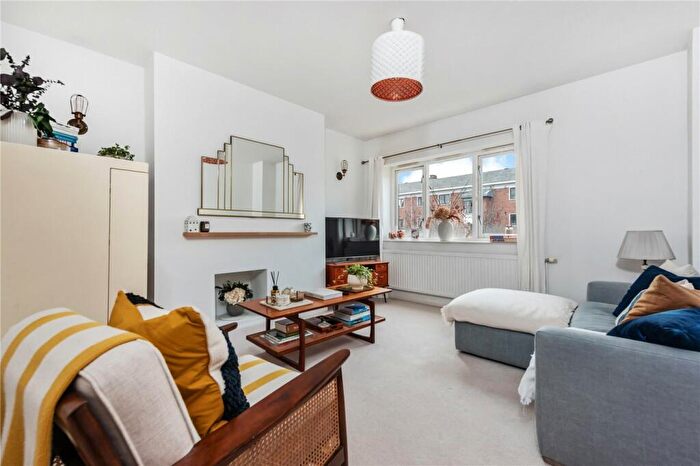 2 Bedroom Apartment To Rent In Canonbury Street, London, N1