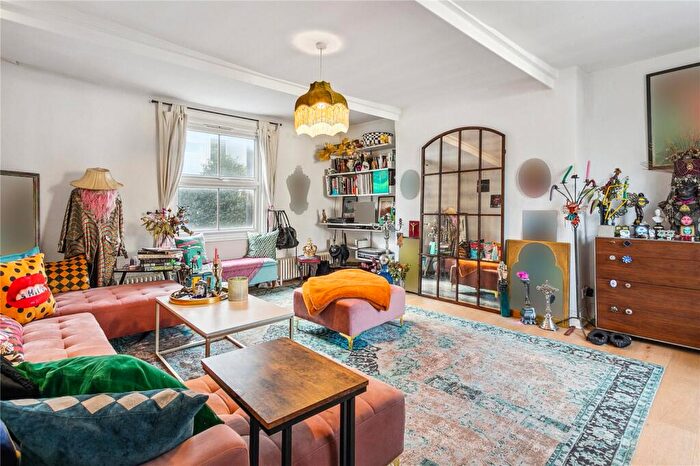 1 Bedroom Flat To Rent In Goswell Road, Angel, EC1V