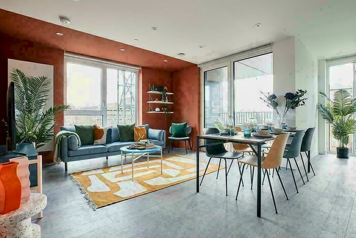 3 Bedroom Apartment To Rent In Park Lane, South Croydon, Surrey, CR0