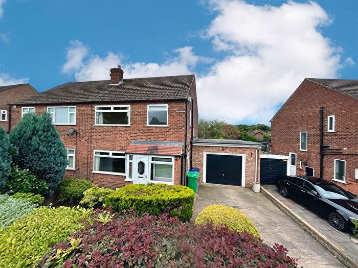 3 Bedroom Semi-Detached House To Rent In Cranleigh Drive, Brooklands, Sale, M33