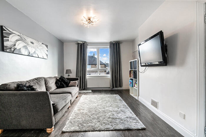 2 Bedroom Flat For Sale In Poplar Street, Grangemouth, FK3