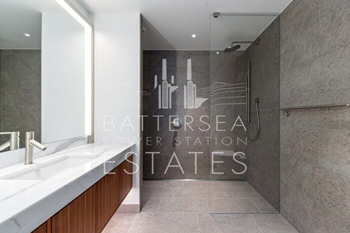 2 Bedroom Flat To Rent In L-, Prospect Way, Battersea, SW11