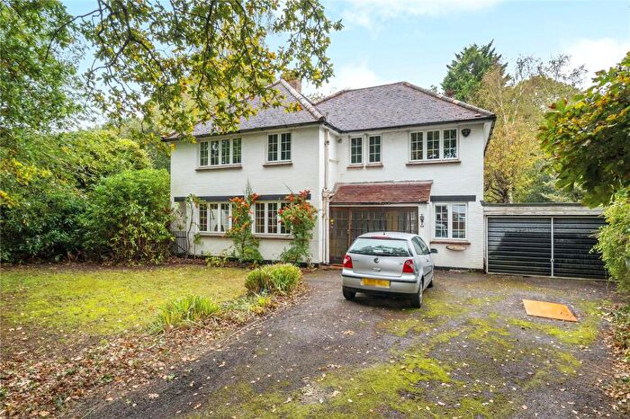 4 Bedroom Detached House For Sale In Burwood Road, Walton-on-Thames, KT12