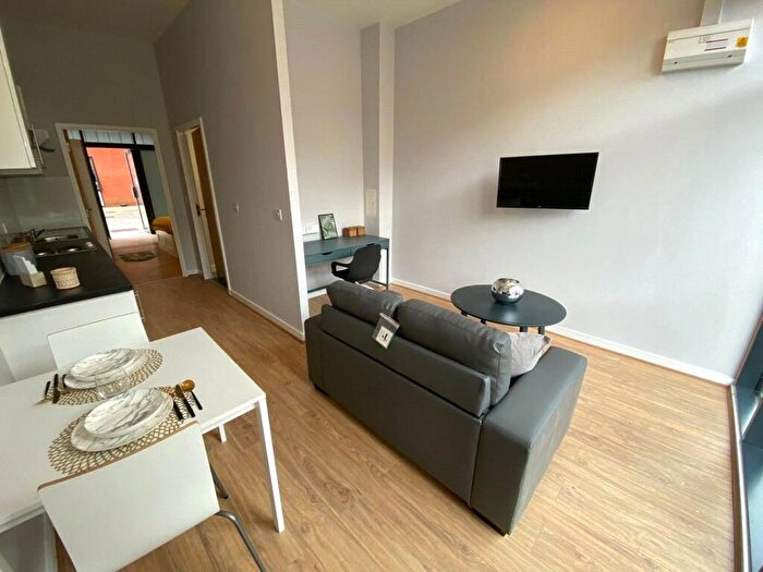 Flat To Rent In Chapel Street, Salford, Manchester, M3
