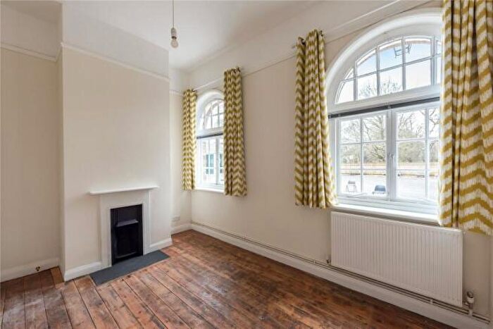 3 Bedroom Flat To Rent In Park Flats, Hampstead Heath, N6