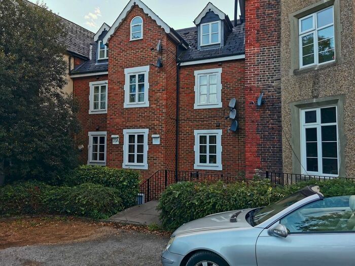 1 Bedroom Flat To Rent In Upton Park, Slough, Slough, SL1