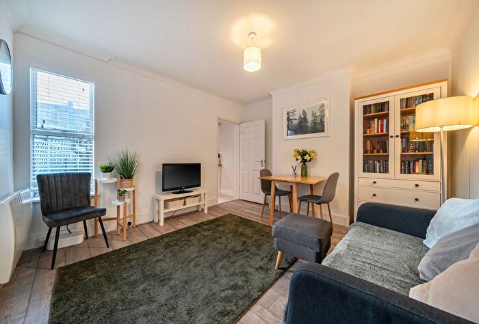 1 Bedroom Flat For Sale In Silverdale Road, Tunbridge Wells, Kent, TN4