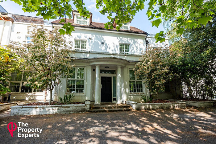 2 Bedroom Apartment For Sale In London Road, Reading, RG1
